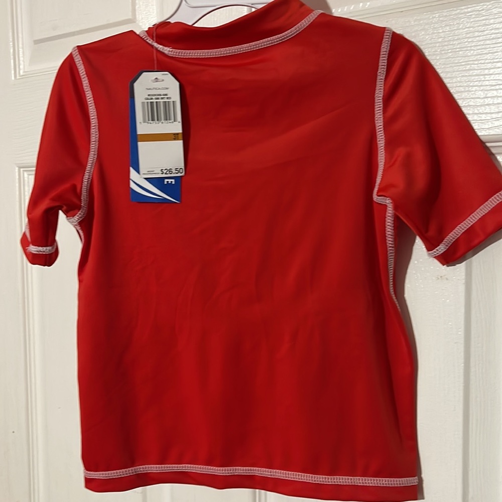 Red rashguard - Picture 4 of 5